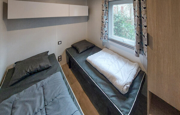 Location de vacances - Saint-Julien-en Born , France - FAL158 603