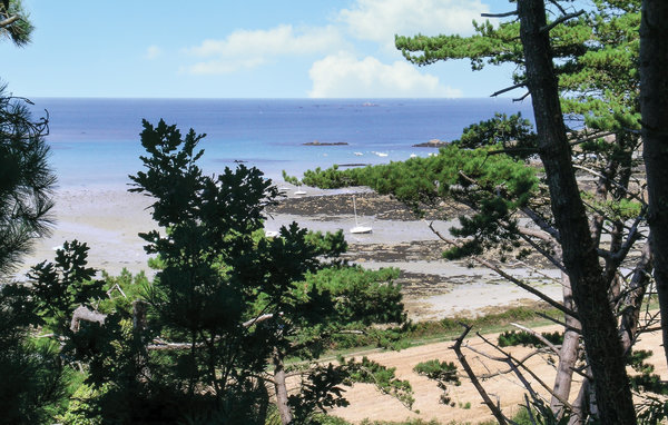 Location de vacances - Trélévern , France - FBC231 901