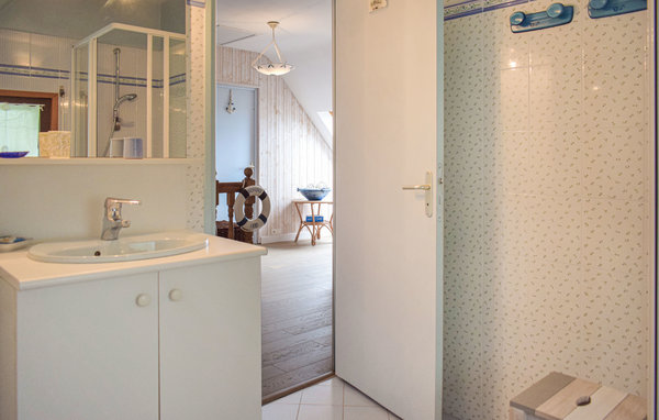 Location de vacances - Trélévern , France - FBC231 704