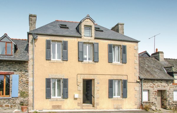 Holiday Home - Caurel , France - FBC648 81