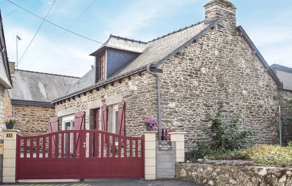Location de vacances - Le Cambout , France - FBC691 81