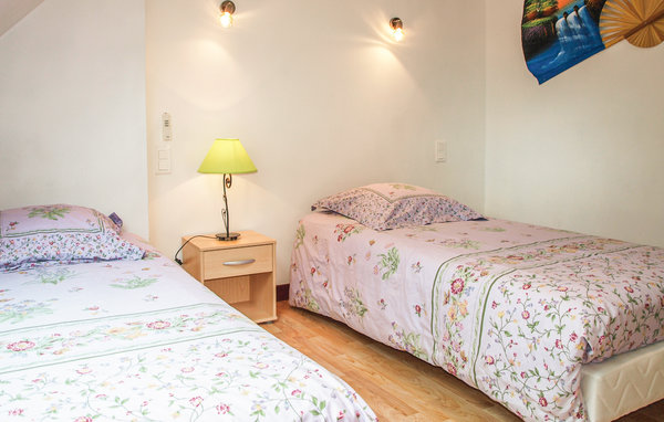 Location de vacances - St. Martin des Pres , France - FBC703 606