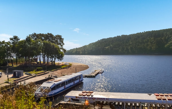 Location de vacances - Le Vieux Bourg , France - FBC805 901