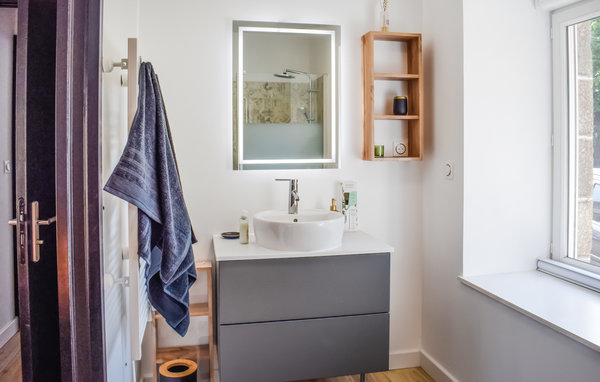 Location de vacances - Le Vieux Bourg , France - FBC805 702