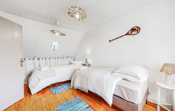 Vakantiehuis - Le Vieux-Bourg , Frankrijk - FBC841 605