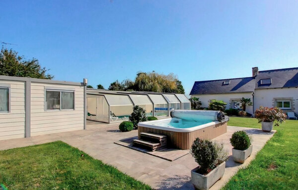 Holiday Home - Jugon-les-Lacs , France - FBC843 1