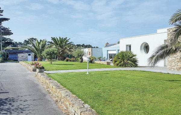 Holiday Home - Plouarzel , France - FBF021 102