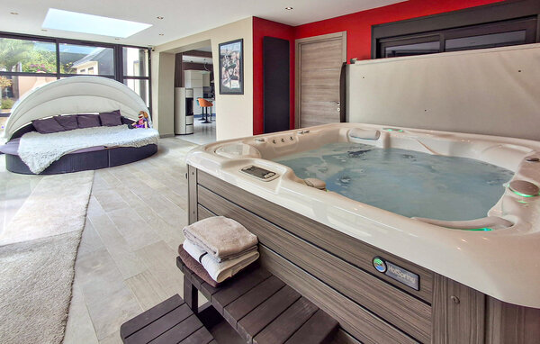 Holiday Home - Landivisiau , France - FBF785 801