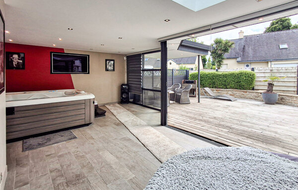 Holiday Home - Landivisiau , France - FBF785 802