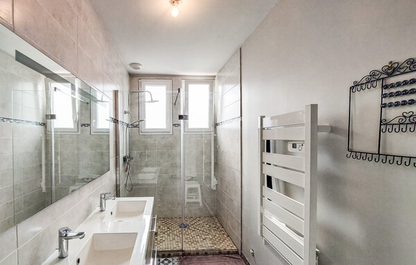 Holiday Home - Saint Michel Chef Chef , France - FBL077 701