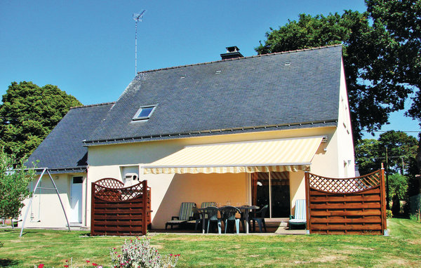 Vakantiehuis - Guehenno , Frankrijk - FBM126 101