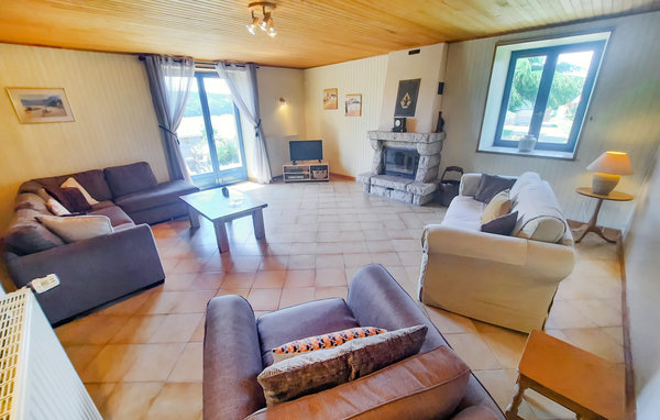 Semesterhus - Ruffiac , Frankrike - FBM214 301