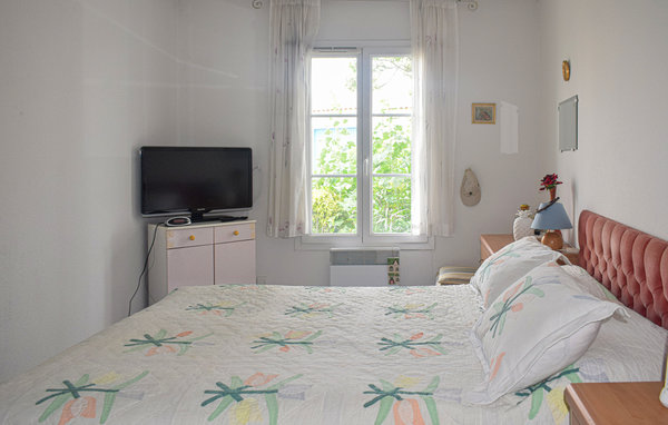 Apartment - Vaux sur Mer , France - FCH224 601
