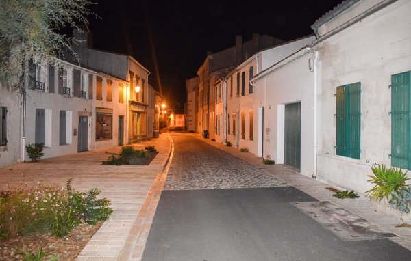 Holiday Home - Ile de Ré , France - FCH332 105