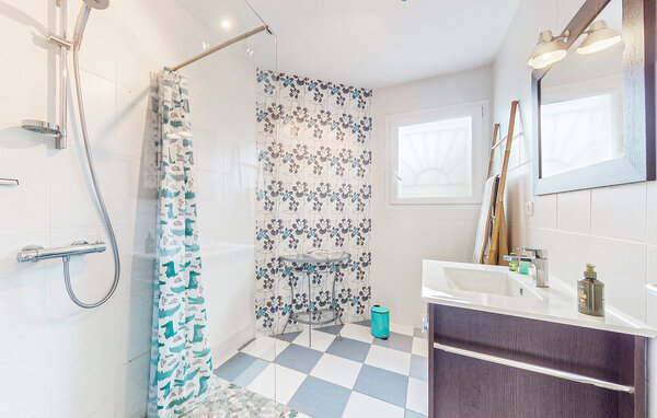 Holiday Home - Saint-Georges-de-Didonne , France - FCH384 701