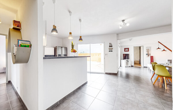 Holiday Home - Saint-Georges-de-Didonne , France - FCH384 401
