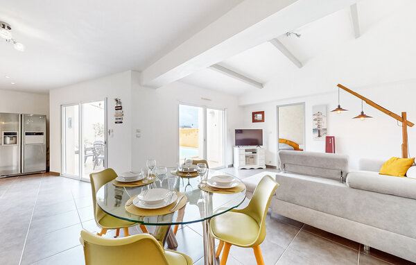 Holiday Home - Saint-Georges-de-Didonne , France - FCH384 301