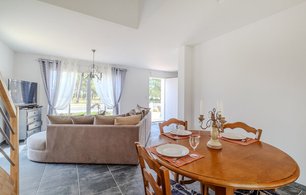 Holiday Home - Marennes d'Oléron , France - FCH391 302
