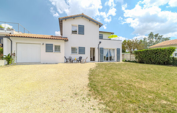 Holiday Home - Marennes d'Oléron , France - FCH391 81
