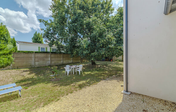 Holiday Home - Marennes d'Oléron , France - FCH391 101