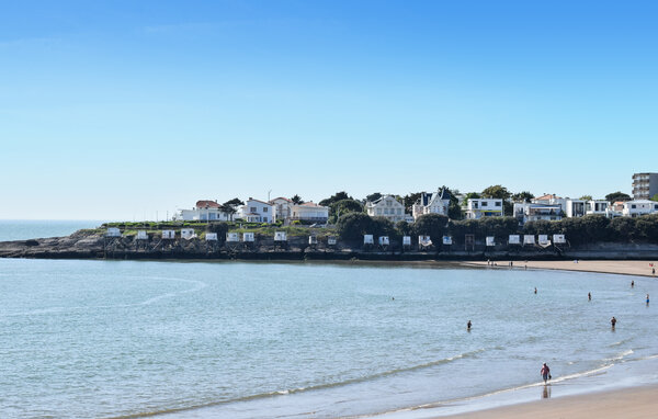 Holiday Home - Saint-Georges-de-Didonne , France - FCH422 904