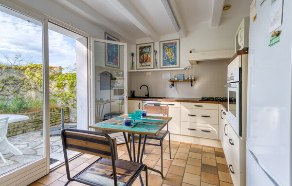 Location de vacances - Ile d'Oléron, proche Plage , France - FCH455 401
