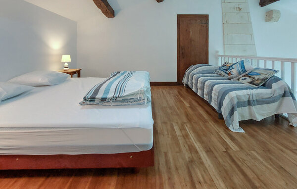 Holiday Home - La-Gripperie-Saint-Symphorien , France - FCH504 603