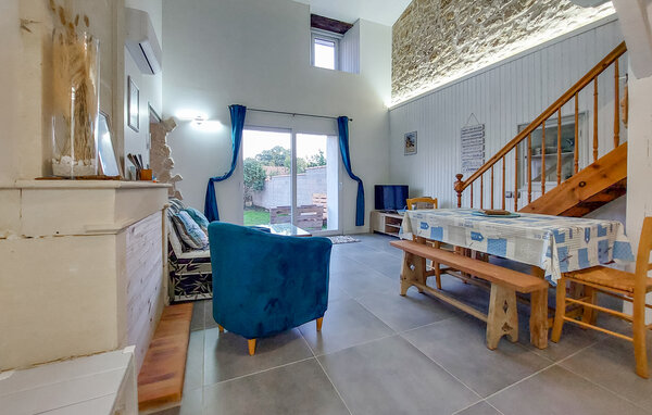 Holiday Home - La-Gripperie-Saint-Symphorien , France - FCH504 301