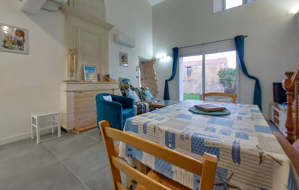 Holiday Home - La-Gripperie-Saint-Symphorien , France - FCH504 303