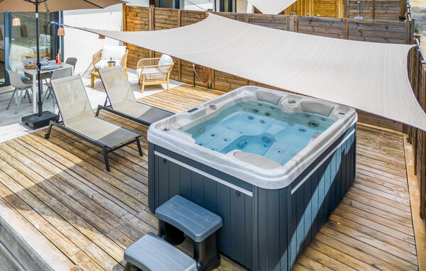 Location de vacances - Appart luxe avec jacuzzi , France - FCS214 103