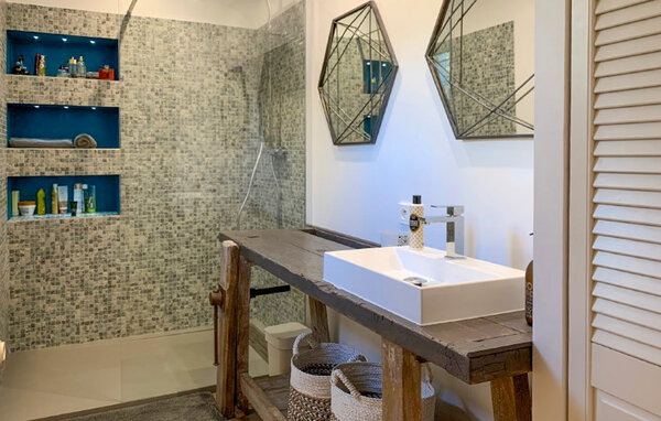 Location de vacances - Mouries , France - FCS253 704