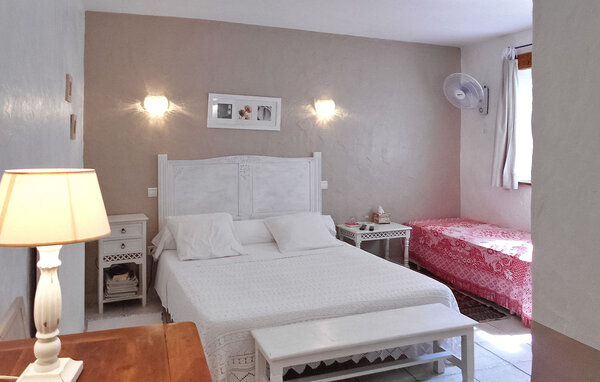 Location de vacances - Saint Jean De Maruejols , France - FCS270 602