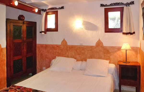 Location de vacances - Saint Jean De Maruejols , France - FCS270 603