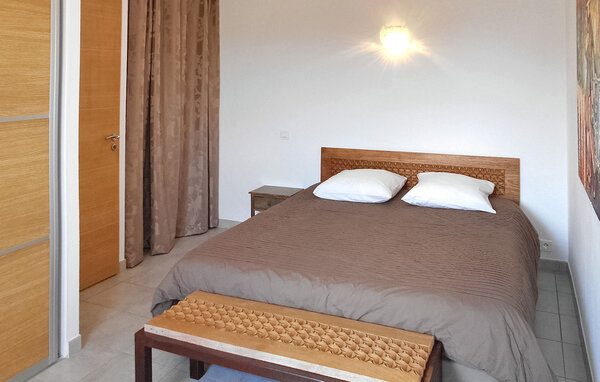 Location de vacances - Saint Jean De Maruejols , France - FCS270 606