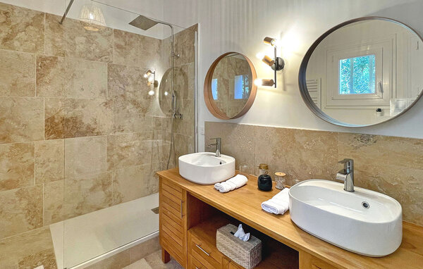 Location de vacances - Nans-Les-Pins , France - FCS306 701