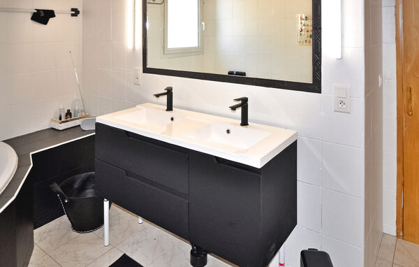 Location de vacances - Pernes Les Fontaines , France - FCS390 701