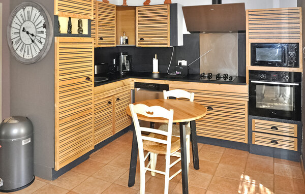 Location de vacances - Pernes Les Fontaines , France - FCS390 401