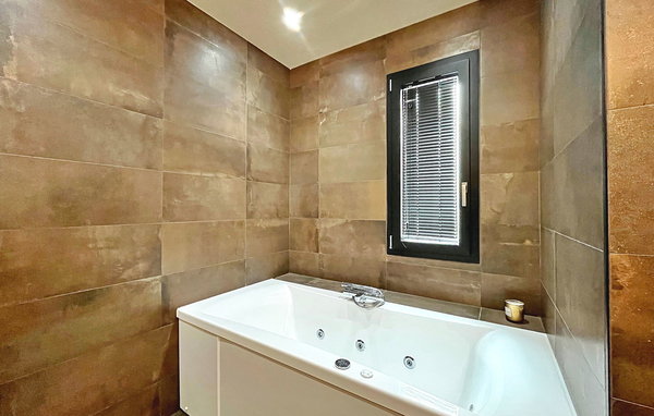 Location de vacances - Leguillac De L Auche , France - FCS407 703