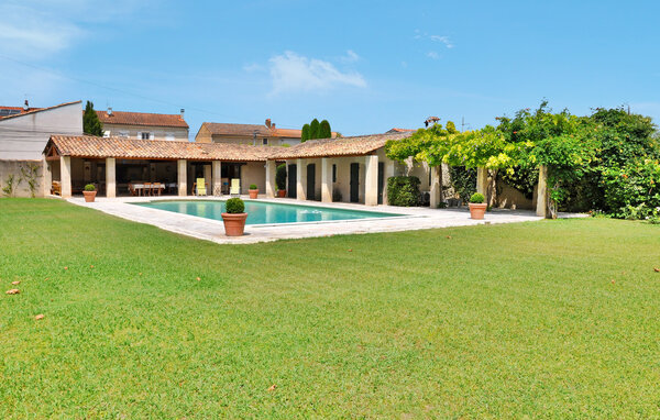 Vacation home Le Mazet D'Estelan Et Son Anne