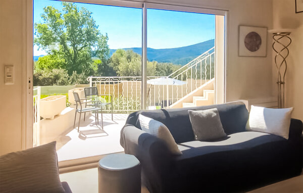 Location de vacances - Sainte-Anastasie-sur-Issole , France - FCV013 303