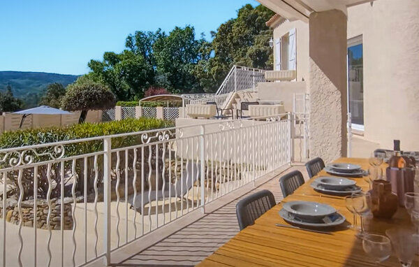 Location de vacances - Sainte-Anastasie-sur-Issole , France - FCV013 3