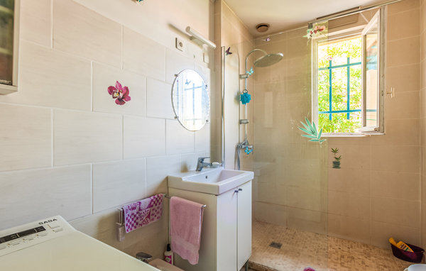Location de vacances - La Crau , France - FCV025 703