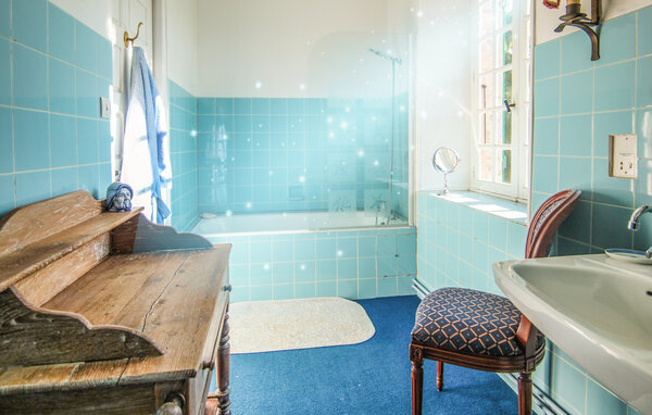 Holiday Home - Chemilly , France - FFH010 702