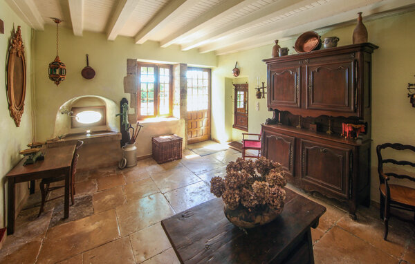 Holiday Home - Chemilly , France - FFH010 502