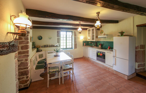 Holiday Home - Chemilly , France - FFH010 6
