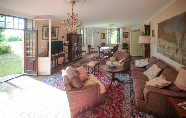 Holiday Home - Chemilly , France - FFH010 3