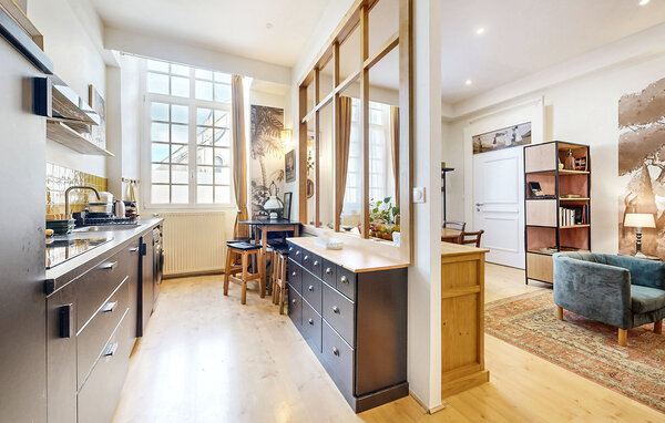 Apartment - Lons-Le-Saunier , France - FFJ008 401