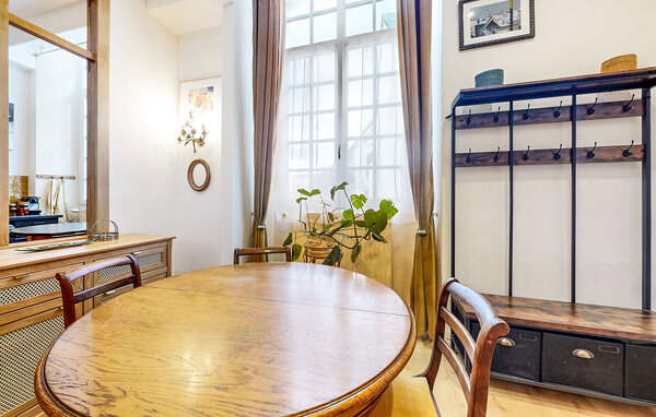 Apartment - Lons-Le-Saunier , France - FFJ008 301