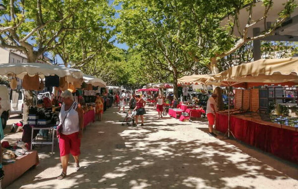 Location de vacances - Saint-Paulet-de-Caisson , France - FGG017 903