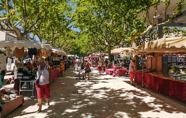 Location de vacances - Saint-Jean-du-Pin , France - FGG022 901